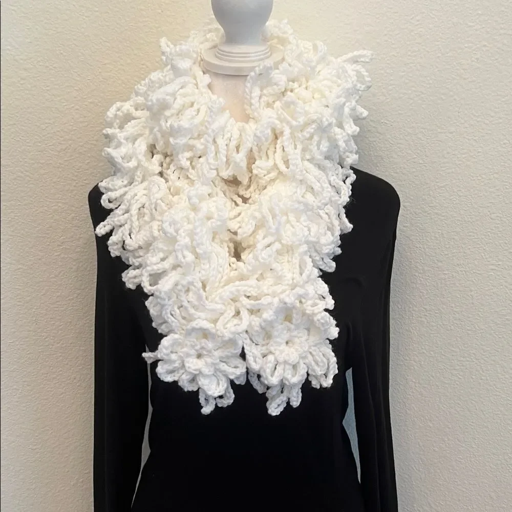 NWT Angelas Designs hand crocheted one of a kind loopy boa scarf